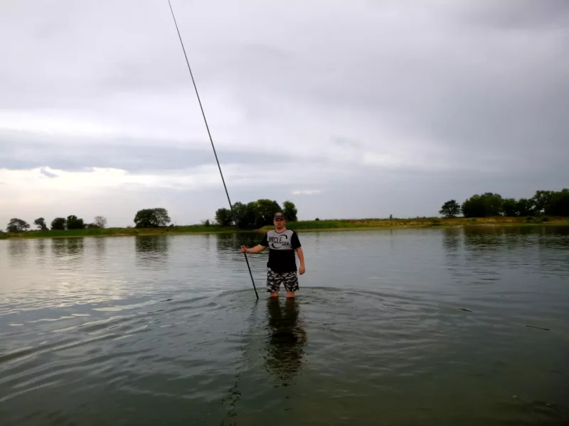Angeln bei Niedrigwasser im Sommer