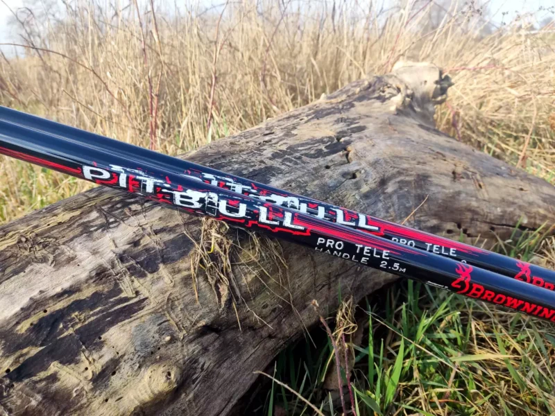 Pit Bull Tele Pro Kescherstab in 2.50m und 3.00m am Angelgewässer