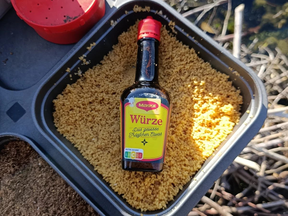 Maggi Couscous Futterpartikel für das Angeln auf Rotaugen