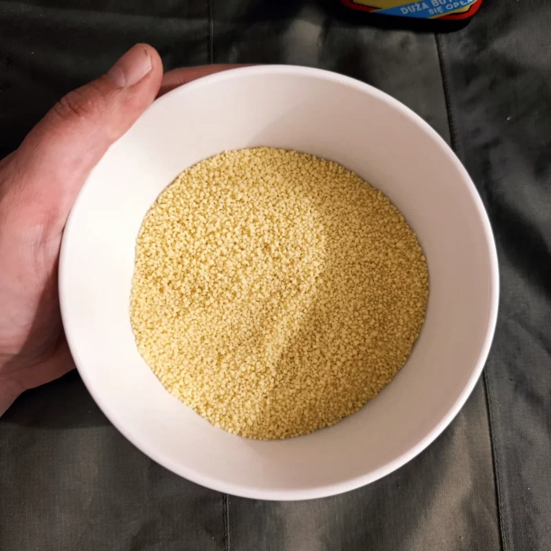 Couscous in einer Schale