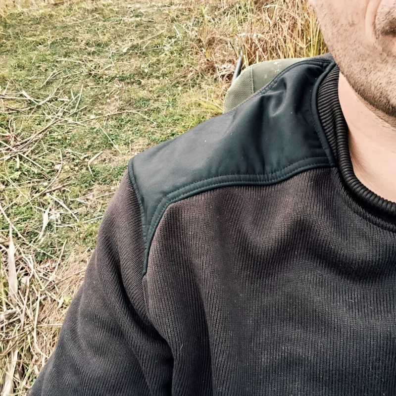 Schulterpad am Solognac Commando Pullover