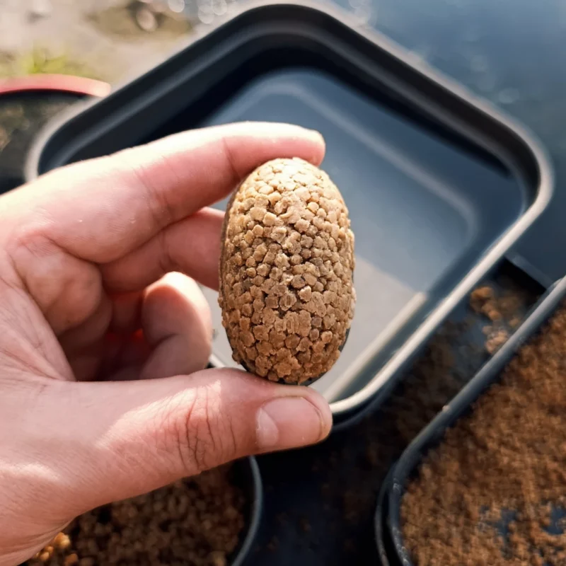 Dynamite Baits Big Fish Method Feeder Pellets Bindung Test