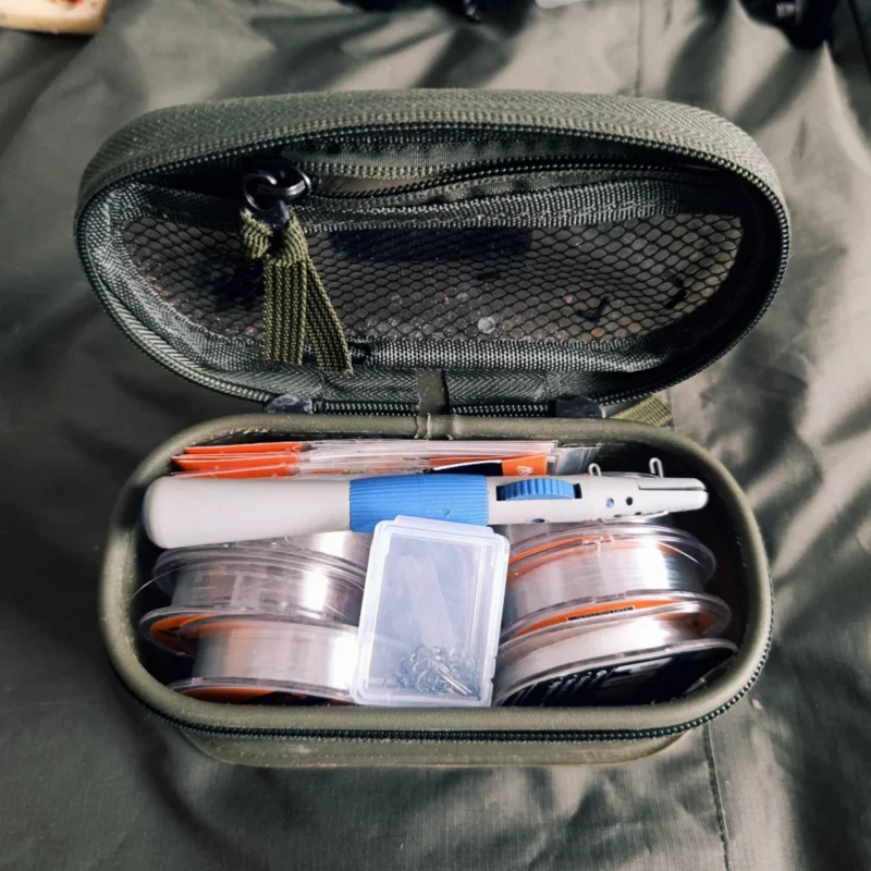 EVA Tasche mit Hakenbinder, Feederhaken und Vorfachschnüren