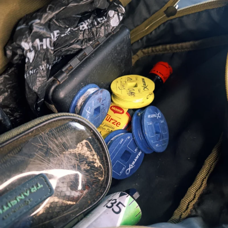 Feedervorfächer in Rucksacktasche transportieren