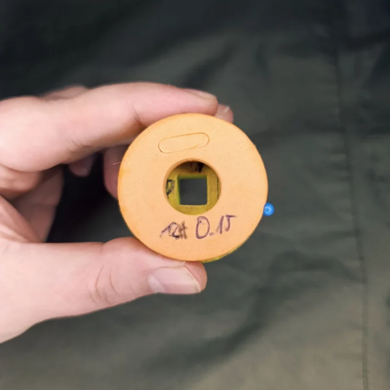 Schaumstoffröllchen für Vorfächer mit Haltelochung