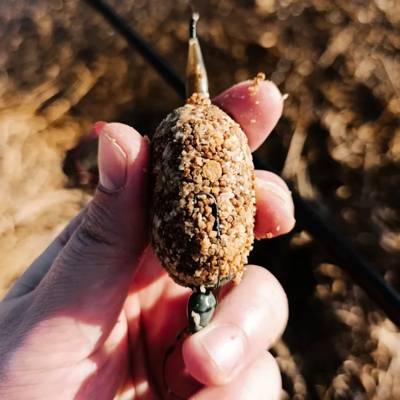 Method Feeder mit 1mm Pellets und 4mm Pelletköder