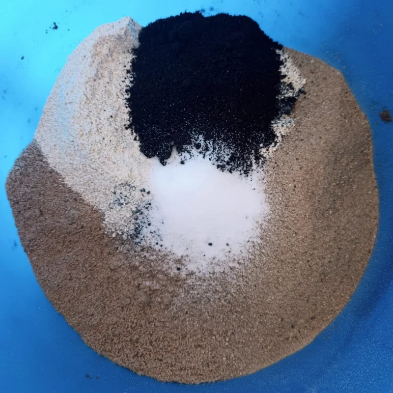 Feederfutter für Rotaugen am Teich im November