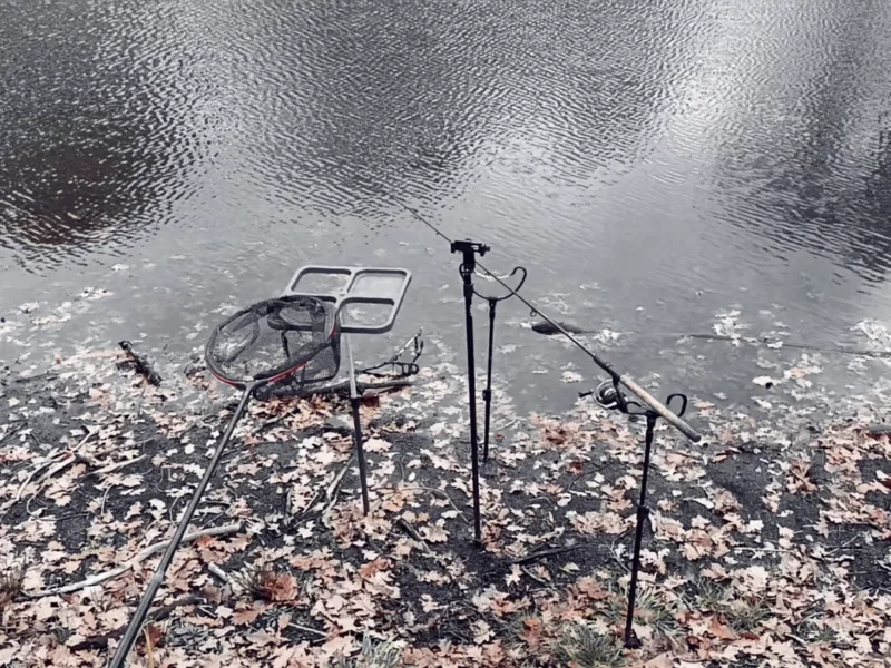 Angelplatz und Ausrüstung beim Winkelpickern am Deichteich